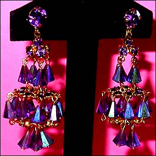 a beautiful VINTAGE COSTUME ESTATE ANTIQUE JEWELRY EARRINGS unsigned