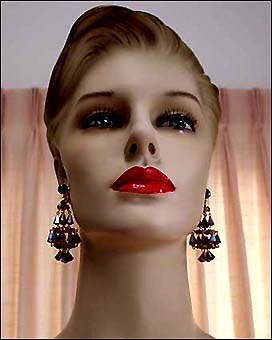 a beautiful VINTAGE COSTUME ESTATE ANTIQUE JEWELRY EARRINGS unsigned