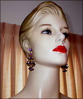 a beautiful VINTAGE COSTUME ESTATE ANTIQUE JEWELRY EARRINGS unsigned