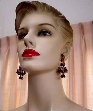 a beautiful VINTAGE COSTUME ESTATE ANTIQUE JEWELRY EARRINGS unsigned