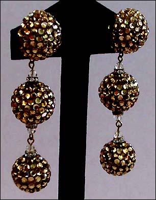a beautiful VINTAGE COSTUME ESTATE ANTIQUE JEWELRY EARRINGS unsigned