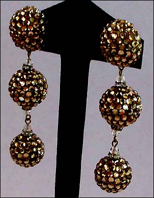 a beautiful VINTAGE COSTUME ESTATE ANTIQUE JEWELRY EARRINGS unsigned