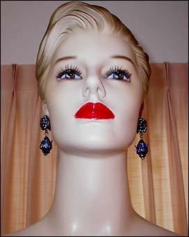 a beautiful VINTAGE COSTUME ESTATE ANTIQUE JEWELRY EARRINGS unsigned