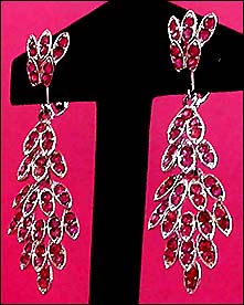 a beautiful VINTAGE COSTUME ESTATE ANTIQUE JEWELRY EARRINGS unsigned