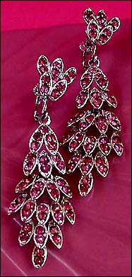 a beautiful VINTAGE COSTUME ESTATE ANTIQUE JEWELRY EARRINGS unsigned