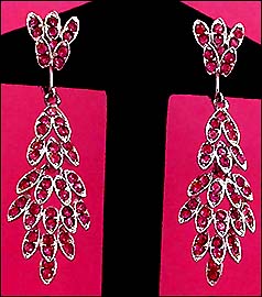 a beautiful VINTAGE COSTUME ESTATE ANTIQUE JEWELRY EARRINGS unsigned