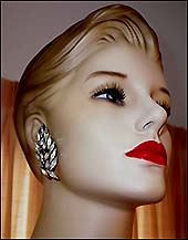 a beautiful vintage costume jewelry Juliana earrings unsigned