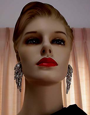 a beautiful VINTAGE COSTUME ESTATE ANTIQUE JEWELRY EARRINGS unsigned