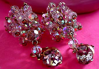 a beautiful VINTAGE COSTUME ESTATE ANTIQUE JEWELRY EARRINGS unsigned