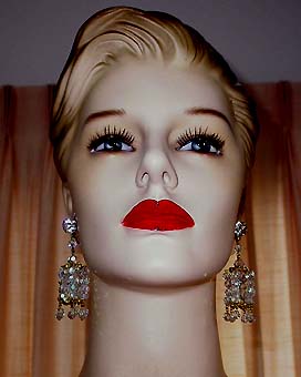 a beautiful VINTAGE COSTUME ESTATE ANTIQUE JEWELRY EARRINGS unsigned