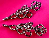 a beautiful vintage costume jewelry earrings unsigned