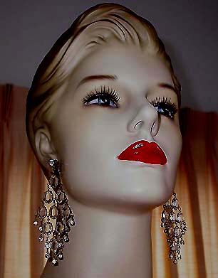 a beautiful VINTAGE COSTUME ESTATE ANTIQUE JEWELRY EARRINGS unsigned