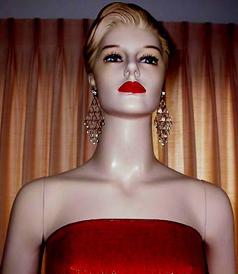 a beautiful VINTAGE COSTUME ESTATE ANTIQUE JEWELRY EARRINGS unsigned