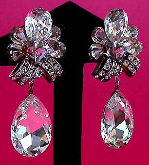 a beautiful VINTAGE COSTUME ESTATE ANTIQUE JEWELRY EARRINGS unsigned