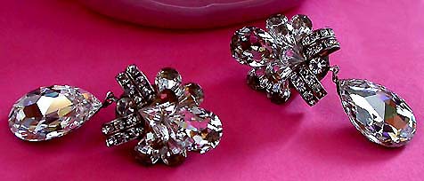 a beautiful VINTAGE COSTUME ESTATE ANTIQUE JEWELRY EARRINGS unsigned