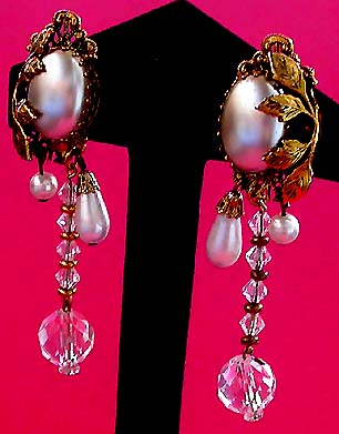 a beautiful VINTAGE COSTUME ESTATE ANTIQUE JEWELRY EARRINGS unsigned
