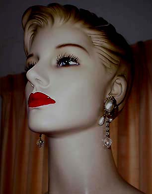 a beautiful VINTAGE COSTUME ESTATE ANTIQUE JEWELRY EARRINGS unsigned
