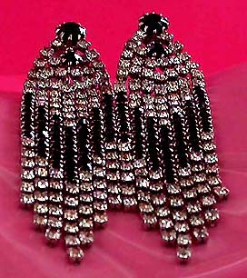 a beautiful VINTAGE COSTUME ESTATE ANTIQUE JEWELRY EARRINGS unsigned