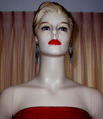 a beautiful VINTAGE COSTUME ESTATE ANTIQUE JEWELRY EARRINGS unsigned