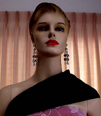 a beautiful VINTAGE COSTUME ESTATE ANTIQUE JEWELRY EARRINGS unsigned