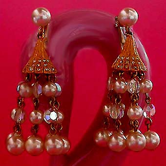 a beautiful VINTAGE COSTUME ESTATE ANTIQUE JEWELRY EARRINGS unsigned