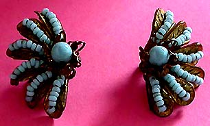 a beautiful VINTAGE COSTUME ESTATE ANTIQUE JEWELRY EARRINGS unsigned