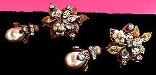 a beautiful VINTAGE COSTUME ESTATE ANTIQUE JEWELRY EARRINGS unsigned