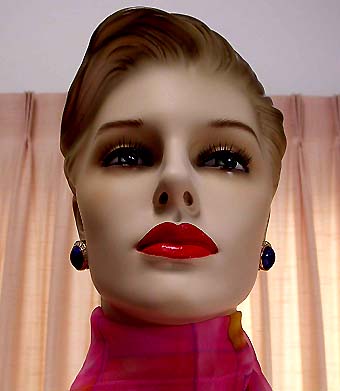 a beautiful VINTAGE COSTUME ESTATE ANTIQUE JEWELRY EARRINGS unsigned