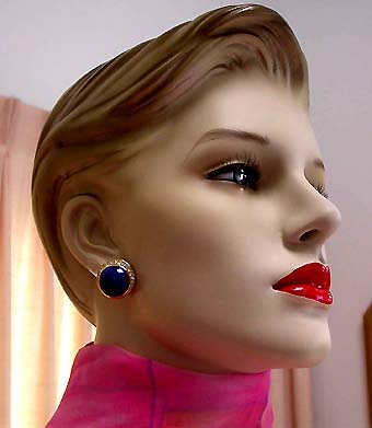 a beautiful VINTAGE COSTUME ESTATE ANTIQUE JEWELRY EARRINGS unsigned