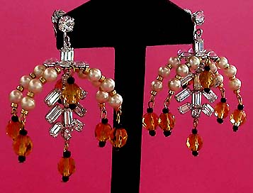 a beautiful VINTAGE COSTUME ESTATE ANTIQUE JEWELRY EARRINGS unsigned