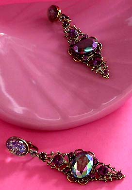a beautiful VINTAGE COSTUME ESTATE ANTIQUE JEWELRY EARRINGS unsigned