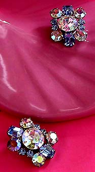 a beautiful VINTAGE COSTUME ESTATE ANTIQUE JEWELRY EARRINGS unsigned