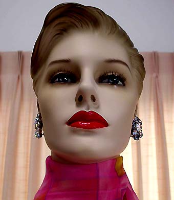 a beautiful VINTAGE COSTUME ESTATE ANTIQUE JEWELRY EARRINGS unsigned