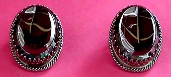 a beautiful VINTAGE COSTUME ESTATE ANTIQUE JEWELRY EARRINGS unsigned