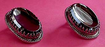 a beautiful VINTAGE COSTUME ESTATE ANTIQUE JEWELRY EARRINGS unsigned