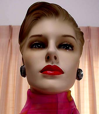 a beautiful VINTAGE COSTUME ESTATE ANTIQUE JEWELRY EARRINGS unsigned