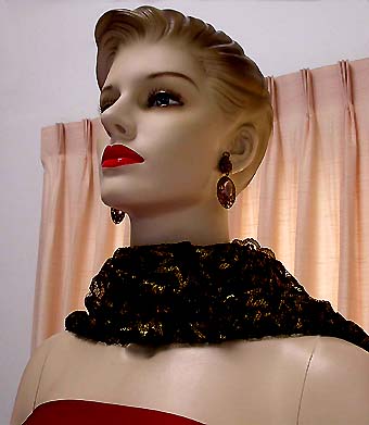 a beautiful VINTAGE COSTUME ESTATE ANTIQUE JEWELRY EARRINGS unsigned