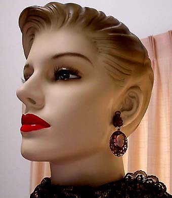 a beautiful VINTAGE COSTUME ESTATE ANTIQUE JEWELRY EARRINGS unsigned