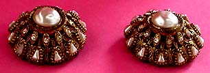 a beautiful VINTAGE COSTUME ESTATE ANTIQUE JEWELRY EARRINGS unsigned