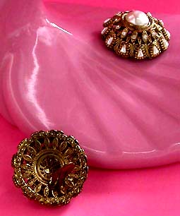 a beautiful VINTAGE COSTUME ESTATE ANTIQUE JEWELRY EARRINGS unsigned