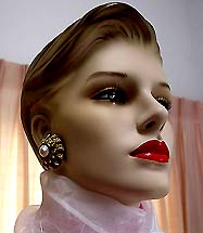 a beautiful vintage costume jewelry Juliana earrings unsigned