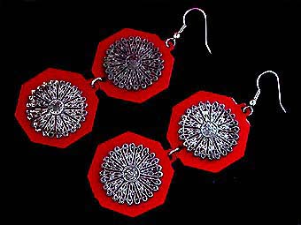 a beautiful VINTAGE COSTUME ESTATE ANTIQUE JEWELRY EARRINGS unsigned