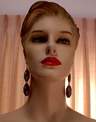 a beautiful VINTAGE COSTUME ESTATE ANTIQUE JEWELRY EARRINGS unsigned