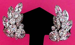 a beautiful VINTAGE COSTUME ESTATE ANTIQUE JEWELRY EARRINGS unsigned