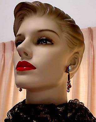 a beautiful VINTAGE COSTUME ESTATE ANTIQUE JEWELRY EARRINGS unsigned