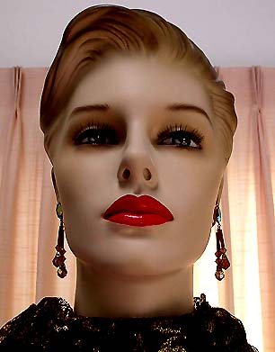 a beautiful VINTAGE COSTUME ESTATE ANTIQUE JEWELRY EARRINGS unsigned