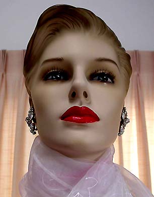 a beautiful VINTAGE COSTUME ESTATE ANTIQUE JEWELRY EARRINGS unsigned