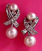 a beautiful VINTAGE COSTUME ESTATE ANTIQUE JEWELRY EARRINGS unsigned