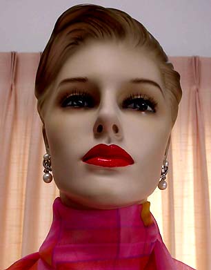 a beautiful VINTAGE COSTUME ESTATE ANTIQUE JEWELRY EARRINGS unsigned