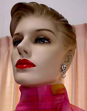 a beautiful VINTAGE COSTUME ESTATE ANTIQUE JEWELRY EARRINGS unsigned